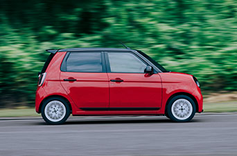 ターボエンジン搭載で、走る愉しみを追求。画像