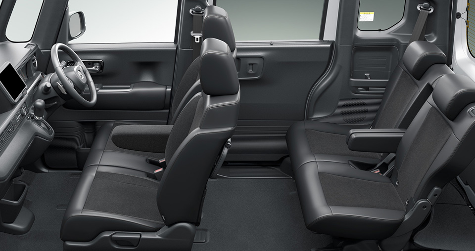 Photo：N-BOX CUSTOM 特別仕様車ターボ BLACK STYLE インテリア写真