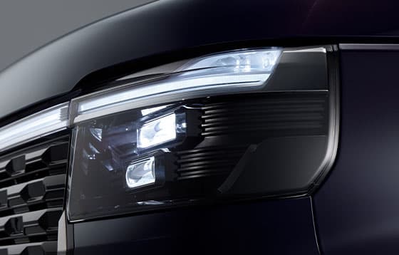 ダイレクトプロジェクション式フルLEDヘッドライト（デイタイムランニングランプ付）