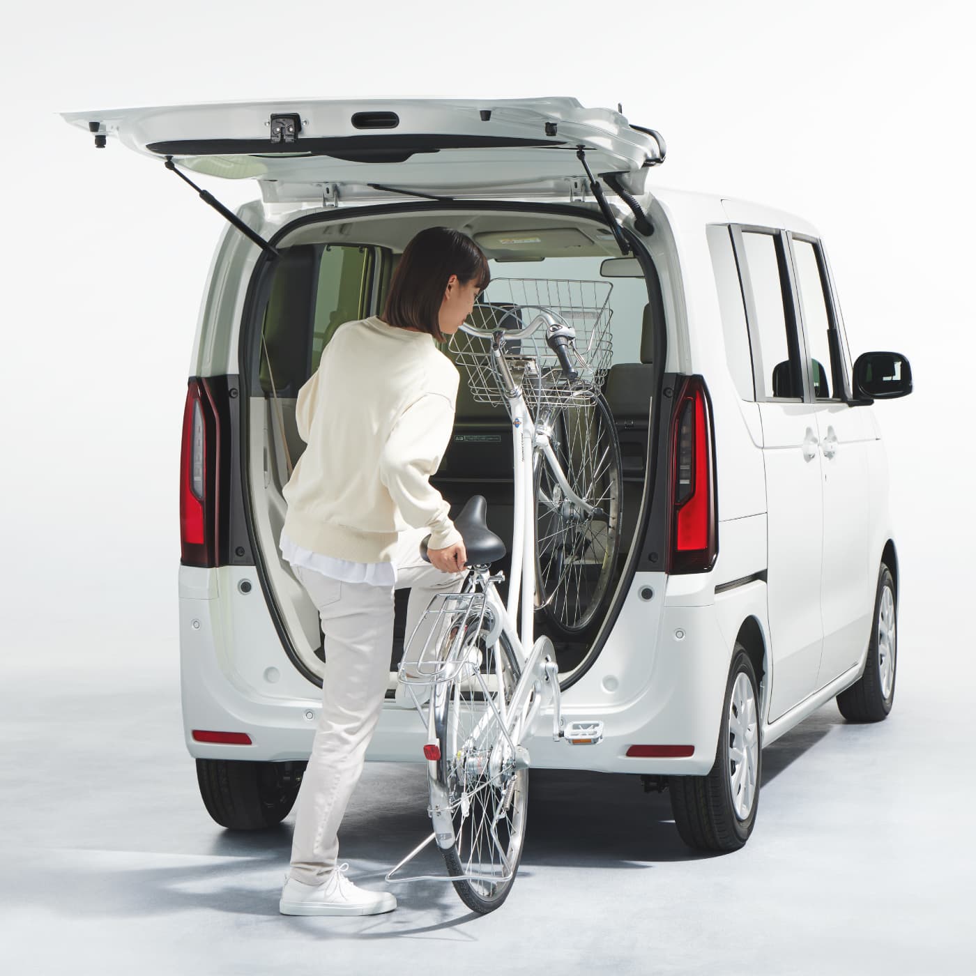 自転車で外出した家族のお迎えもラクラク。