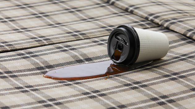 飲み物をこぼしても、サッと拭けます。