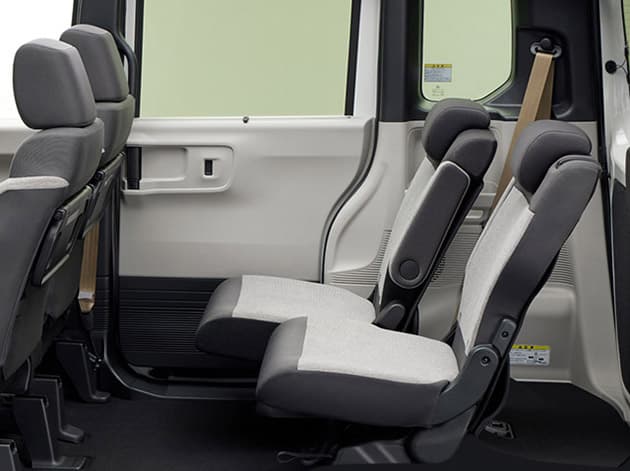 チップアップ&ダイブダウン機構付スライドリアシート