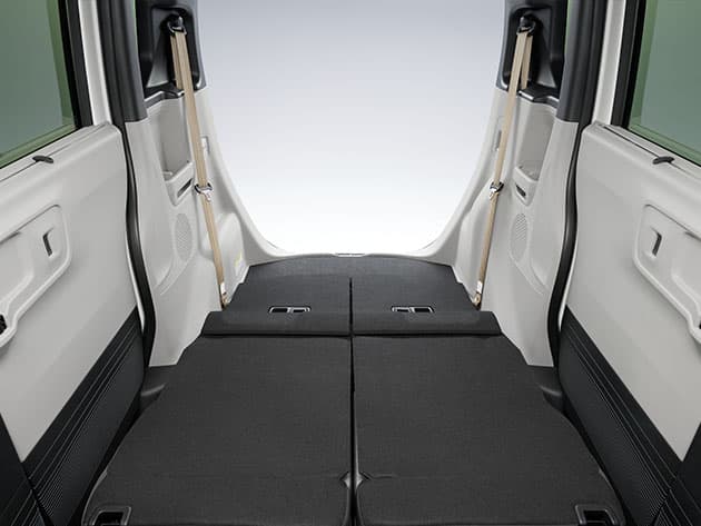 チップアップ&ダイブダウン機構付スライドリアシート