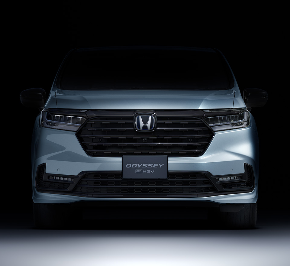 e:HEV ABSOLUTE・EX BLACK EDITION　ボディーカラーはダイヤモンドダスト・パール　ディーラーオプション装着車