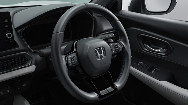 本革巻ステアリングホイール（スムースレザー）＋アルカンターラ® センターマーカー