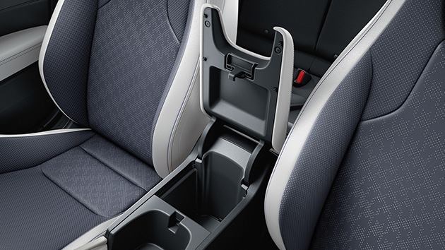 ポップアップ式アームレスト付コンソールボックス