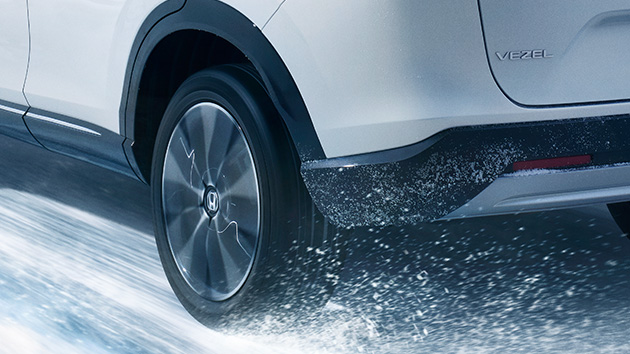 “雪道・ウエット路面”でより自然な発進を。