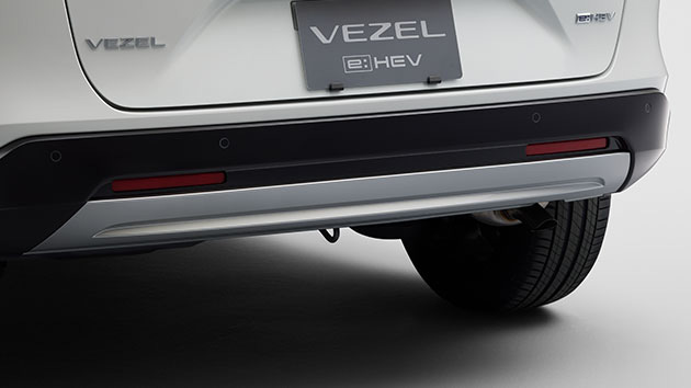 リアバンパーロアーガーニッシュ（シャープシルバー）