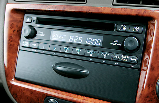 AM/FM�`���[�i�[�tCD�v���[���[