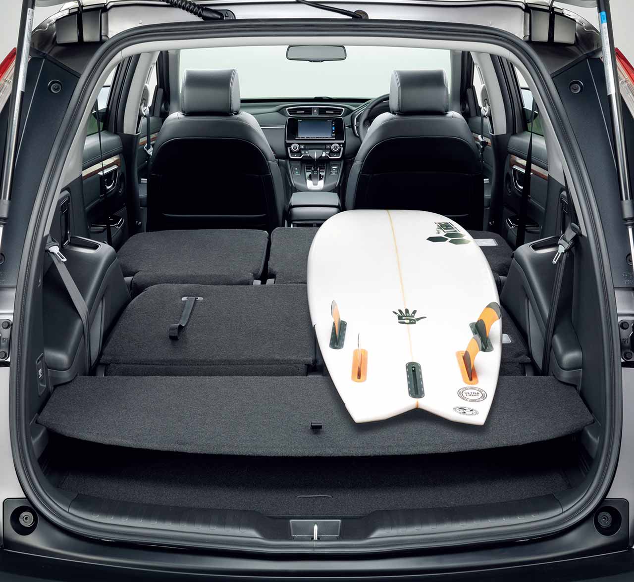 2列目シートも倒せば、広大な空間に。