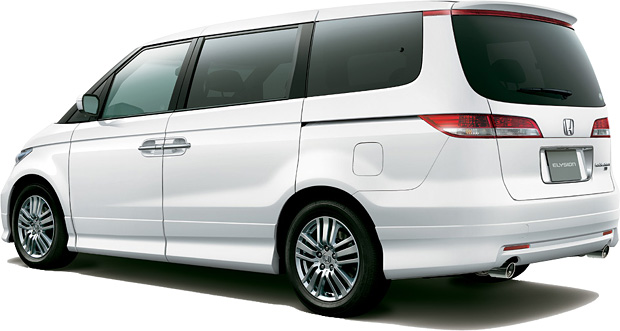 VX�EAero Package�iFF�j �{�f�B�J���[�̓u���[�C�b�V���z���C�g�E�p�[��