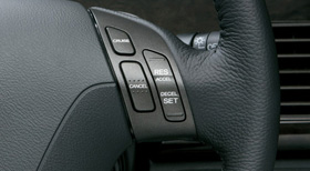 �N���[�Y�R���g���[���i�Ɩ��t�X�e�A�����O�X�C�b�`�j