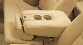 2��ڃV�[�g�Z���^�[�A�[�����X�g�i�J�b�v�z���_�[�t�j