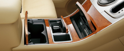 ���ʂŋ@�\�I�Ȏ��[�X�y�[�X