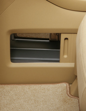 ���ʂŋ@�\�I�Ȏ��[�X�y�[�X