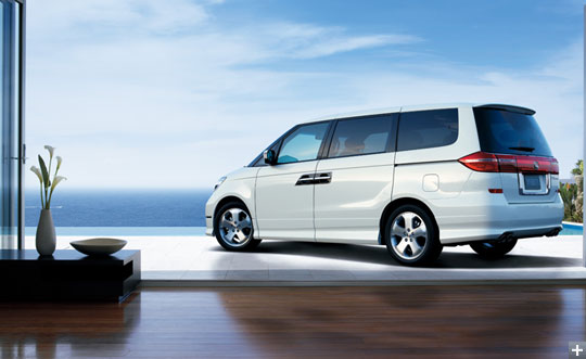 Photo�FSG�EHDD NAVI Special Package�iFF�j�@�{�f�B�J���[�̓v���~�A���z���C�g�E�p�[��