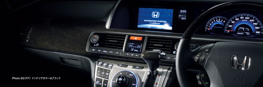 Photo�FSG�iFF�j �C���e���A�J���[�̓u���b�N