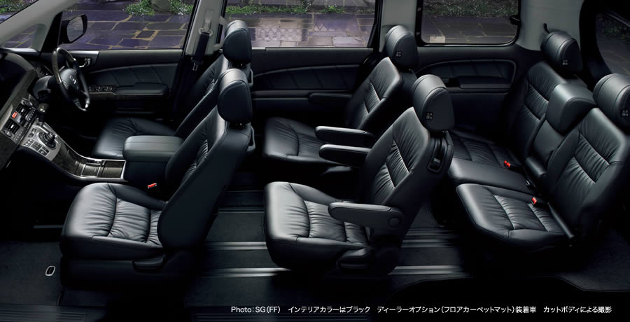 Photo�FSG�iFF�j�@�C���e���A�J���[�̓u���b�N�@�f�B�[���[�I�v�V�����i�t���A�J�[�y�b�g�}�b�g�j�����ԁ@�J�b�g�{�f�B�ɂ��B�e