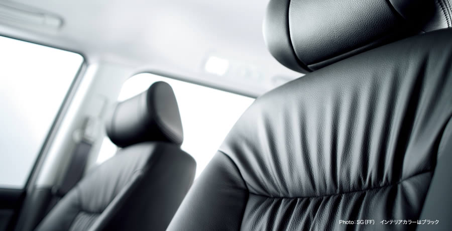 Photo�FSG�iFF�j�@�C���e���A�J���[�̓u���b�N