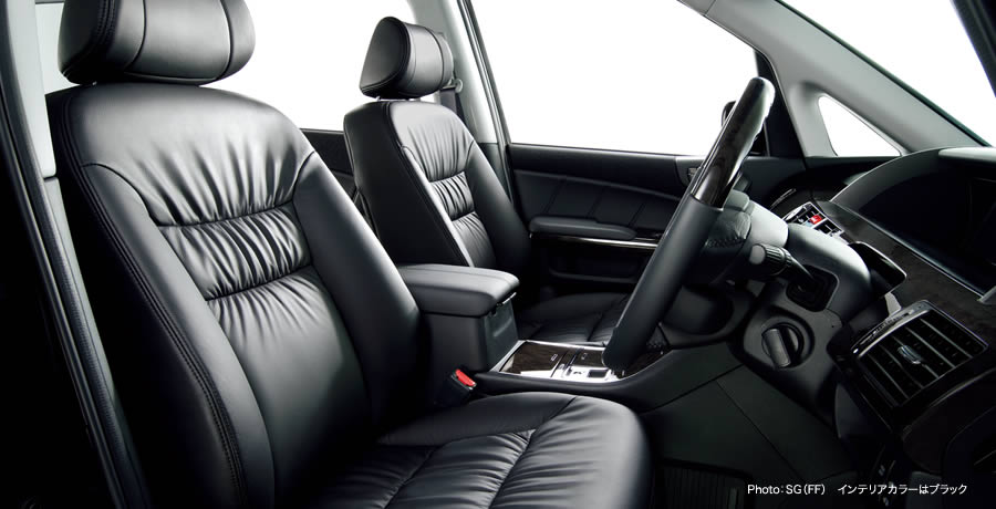 Photo�FSG�iFF�j�@�C���e���A�J���[�̓u���b�N