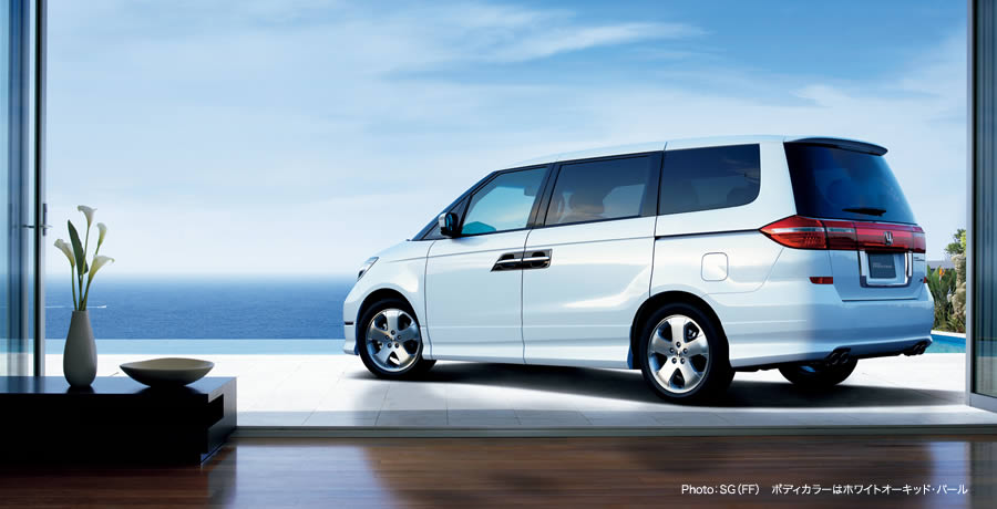 Photo�FSG�iFF�j�@�{�f�B�J���[�̓z���C�g�I�[�L�b�h�E�p�[��