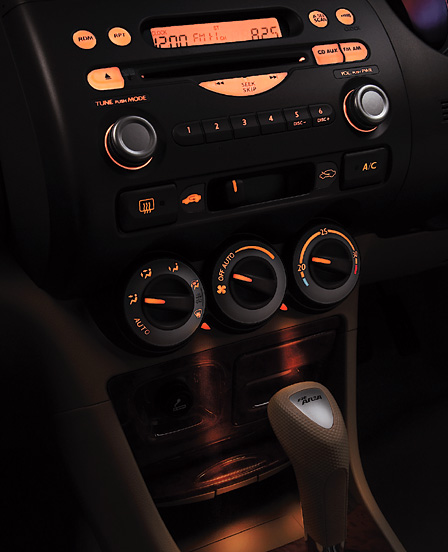 �C���e���A�Ɩ�