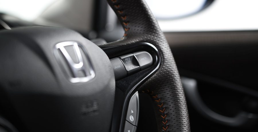 �C���e���A