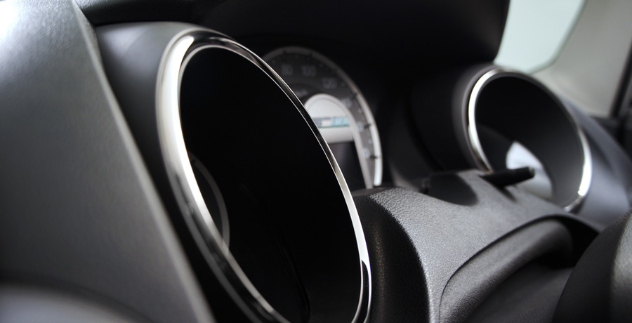 �C���e���A