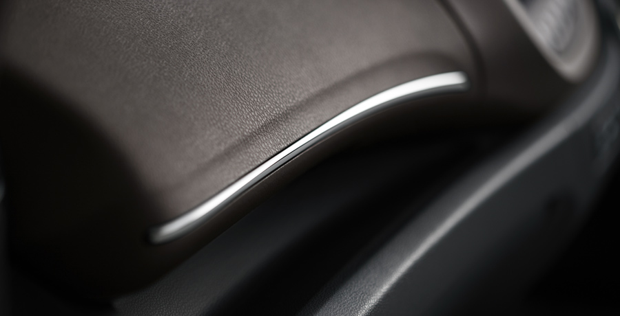 �C���e���A