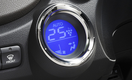 �C�I���̗͂ŁA�ԓ��̋�C��u�₩�ɁB