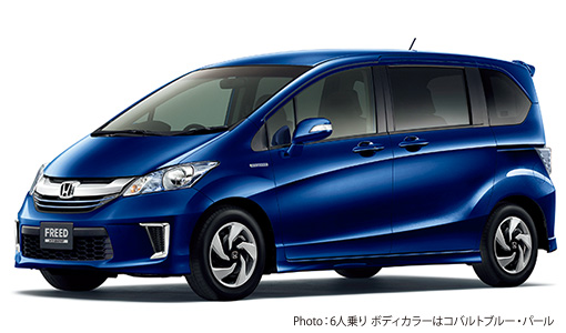 Photo�F6�l��� �{�f�B�J���[�̓R�o���g�u���[�p�[��