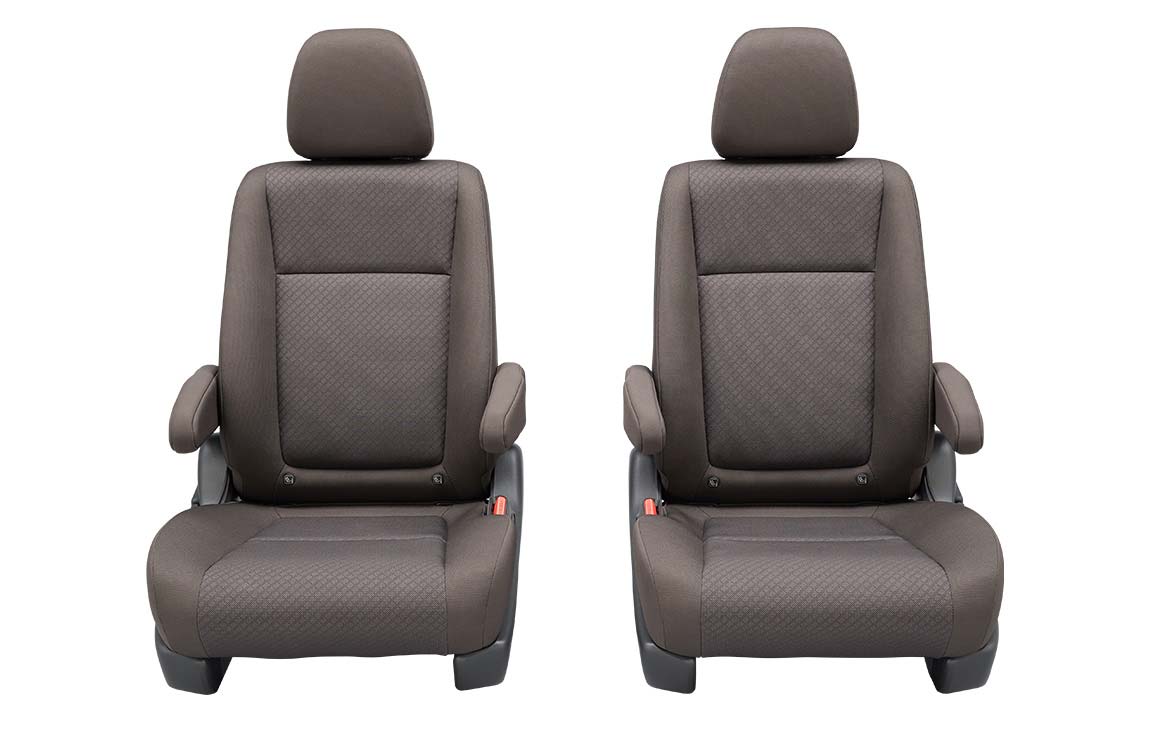 2列目キャプテンシート