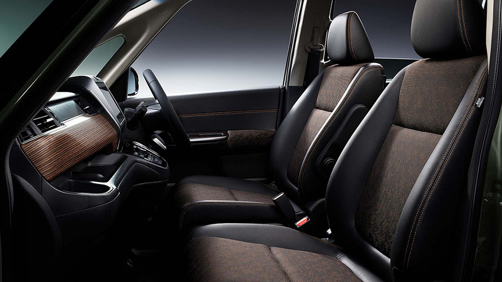 Photo：フリード HYBRID CROSSTAR（FF）　ディーラーオプション装着車