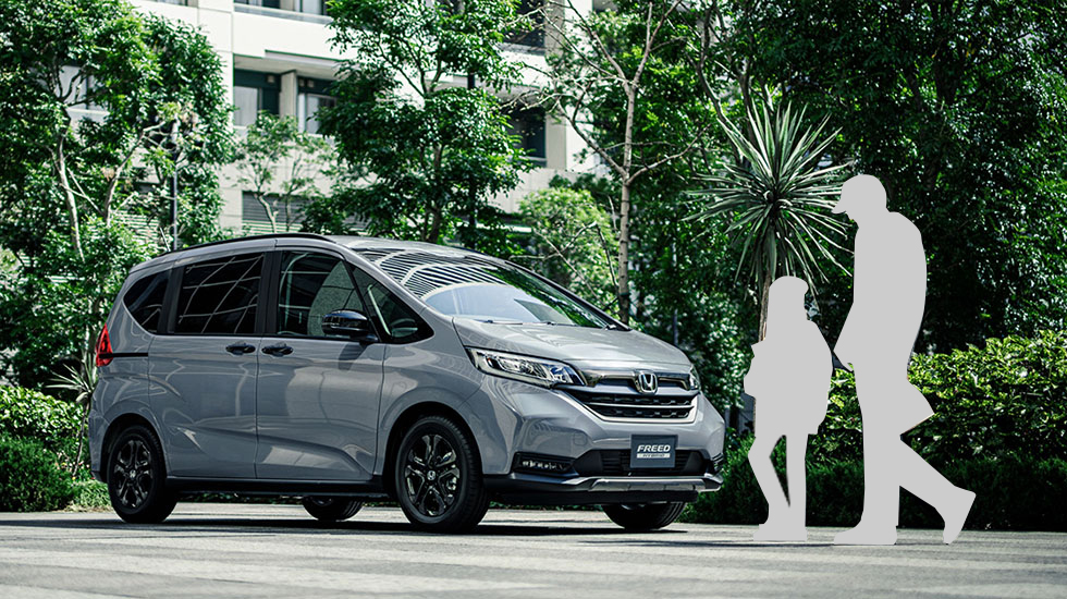 Photo：フリード HYBRID CROSSTAR 特別仕様車 ブラックスタイル（FF）　ボディーカラーはソニックグレー・パール