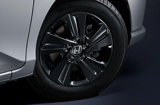 15インチアルミホイール〈ブラック〉