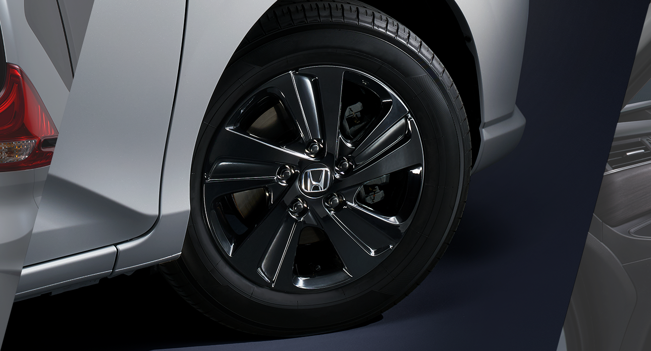 15インチアルミホイール〈ブラック〉