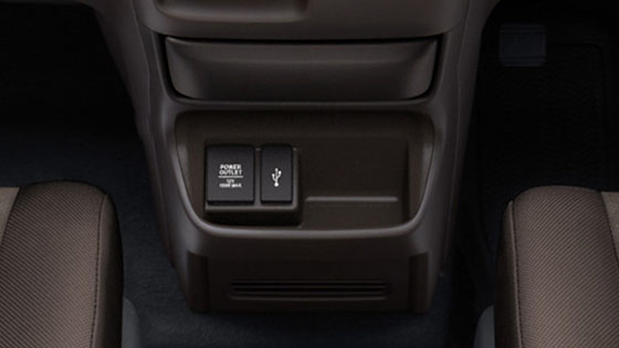 センターロアーポケット