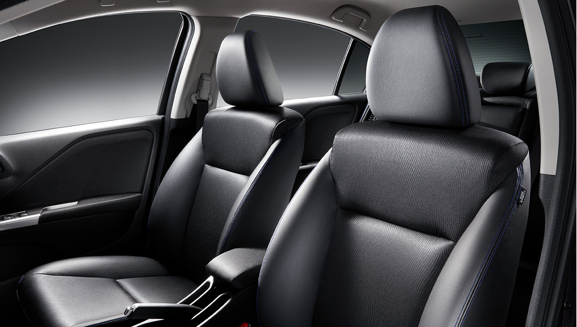 Photo：HYBRID LX 特別仕様車 スタイルエディション（FF） メーカーオプション装着車