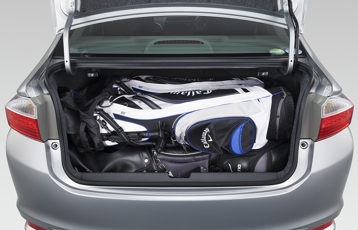 ハイブリッド車でも、大容量。