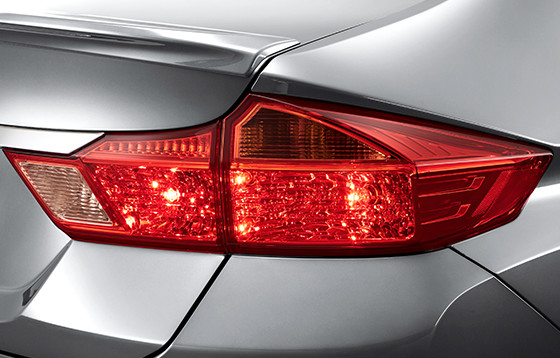 リアコンビネーションランプ