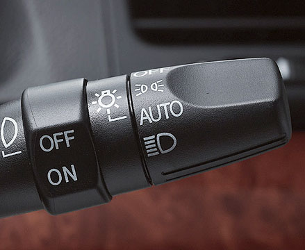 �I�[�g���C�g�R���g���[��