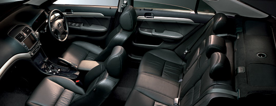 �A�o���c�@�[���@�C���e���A�J���[�̓u���b�N