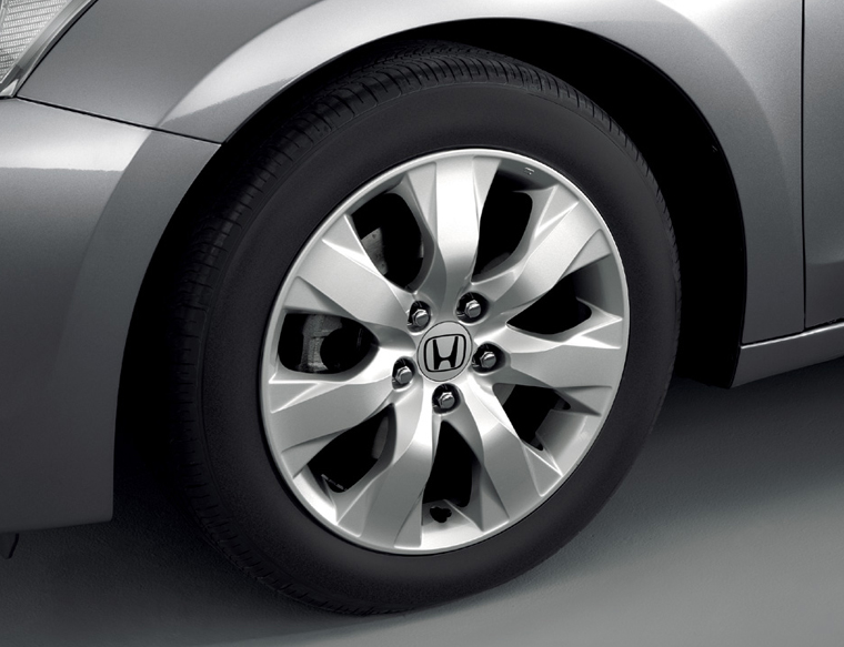 17�C���`�A���~�z�C�[���{225/50R17 94V�^�C��