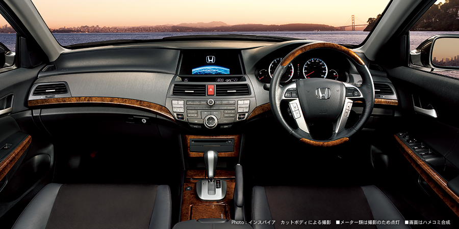 Photo�F�C���X�p�C�A�@�J�b�g�{�f�B�ɂ��B�e�@�����[�^�[�ނ͎B�e�̂��ߓ_���@����ʂ̓n���R�~����