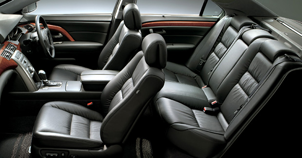 �C���e���A