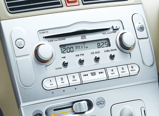 AM�^FM�`���[�i�[�tCD�v���[���[�iAUX�[�q�A���v�@�\�t�j