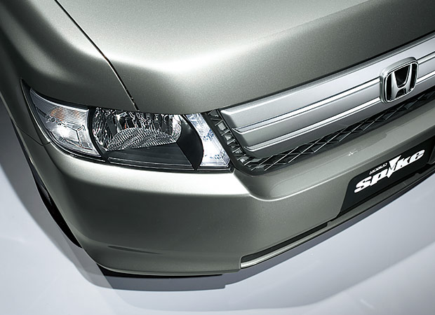 AU�^�C�v�iFF�j �{�f�B�J���[�̓M�����N�V�[�O���[�E���^���b�N