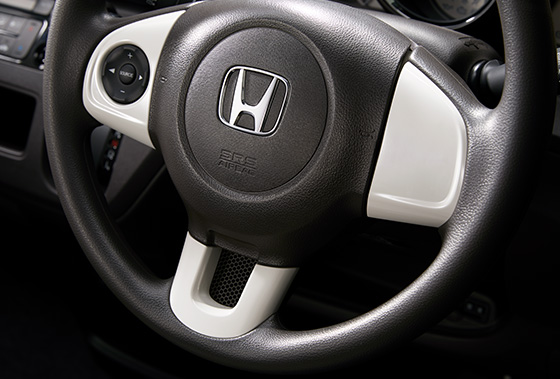 ステアリングホイール