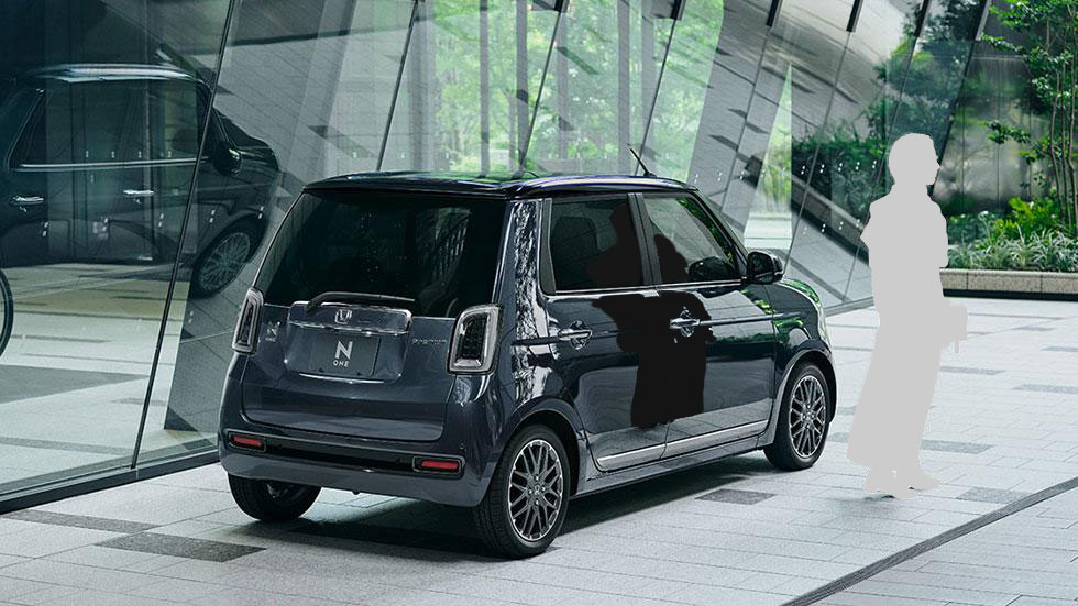 Photo：Premium Tourer（FF）　ボディーカラーはメテオロイドグレー・メタリック&ブラック