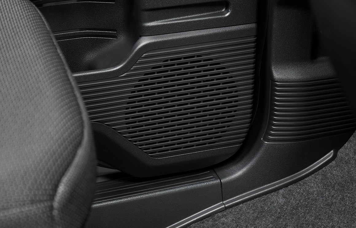 フロント2スピーカー（運転席側＋助手席側）